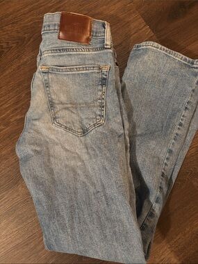 Classic Light Wash Jeans with Brown Leather Patch 29x32